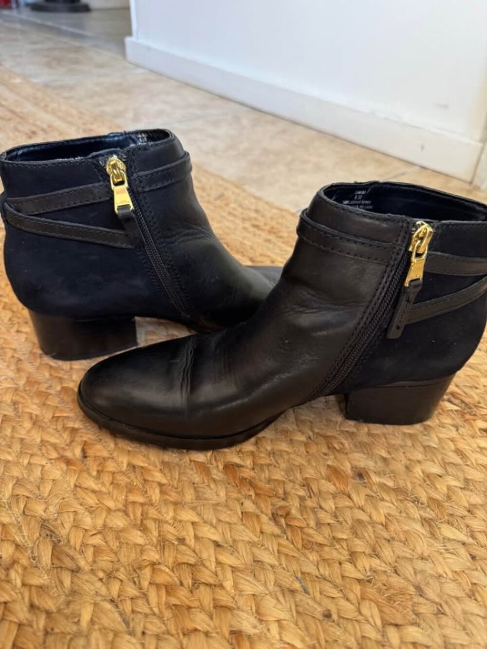 Lauren Ralph Lauren Damara Black Leather Suede Ankle Boots 6.5B Block Heel 11424